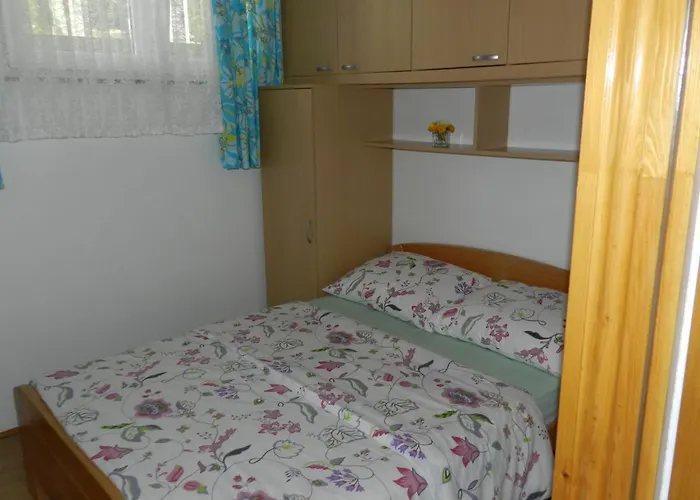 Apartament With A Parking Space Sveti Vid, Krk - 16955 Malinska
