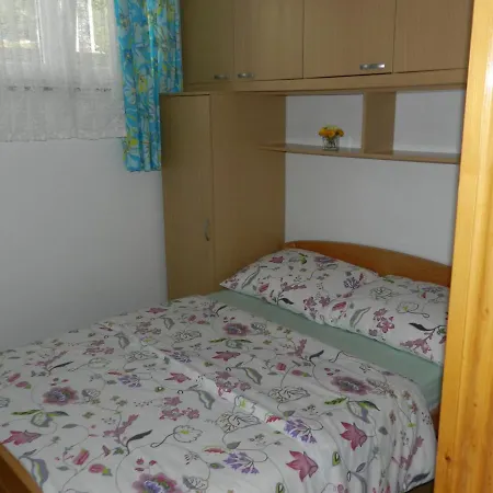 Apartament With A Parking Space Sveti Vid, Krk - 16955 Malinska